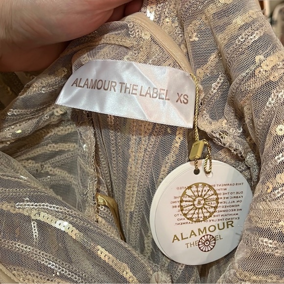 NWT Alamour The Label Lacrecia Gold Sequin Plunge V Neck Formal Mermaid Gown - Picture 3 of 6